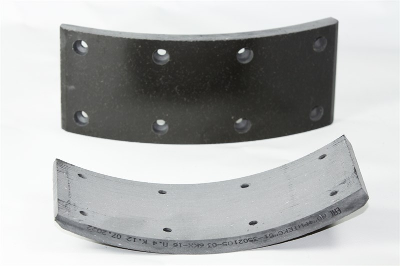 Накладка тормозная а/м ГАЗ-53,3307,3309,ПАЗ: передняя ось (-03 хвост) (сверлённая/ширина 80мм) ФРИТЕКС 51-3502105-03