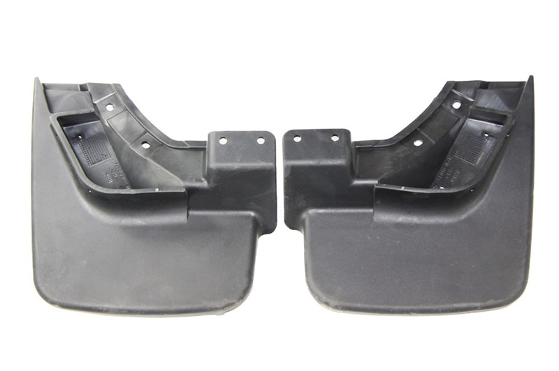 Брызговик ВАЗ 2123 ШЕВРОЛЕНИВА (Bertone) передний Н/О (к-т из 2 шт.) ТЭП (термоэластопласт) в сборе (ПолиуретанДеталь) ( ОЕ 21230-8403512/13-55- )										 21230-8403512/13-55-