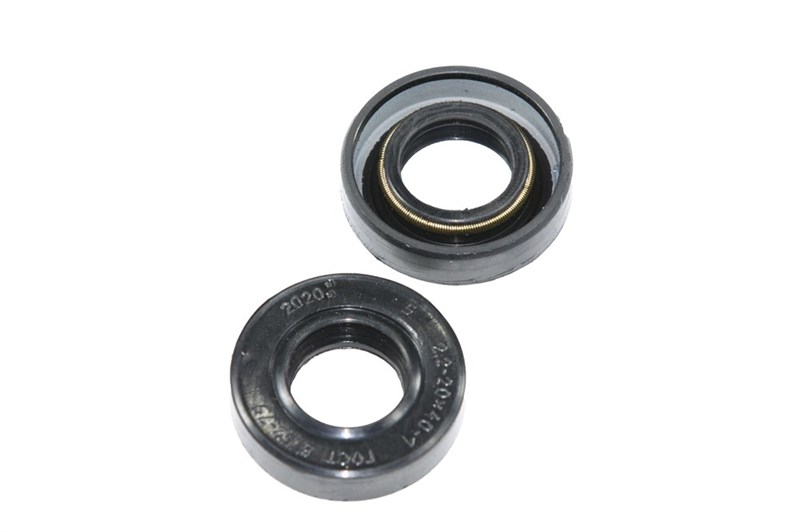 Сальник 20х40-2.2 коленвала, трактора:А-01, Д-65, Д-440, СМД 14..72, Д-240, Т-25 ГОСТ 8752-79 (чёрный с пружиной/NBR) Балаково (упак 20 шт.) 2.2-20х40