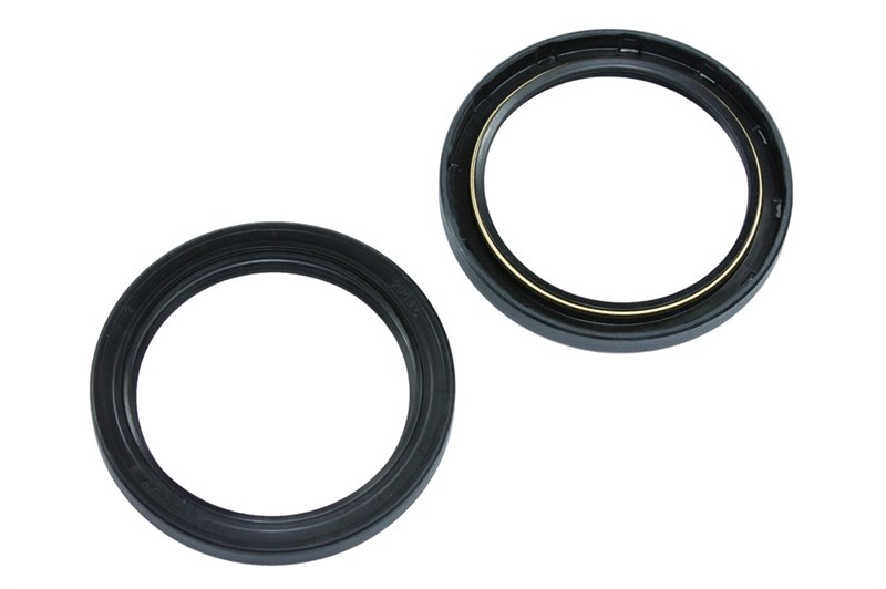 Сальник 92x120x12-2,2 а/м МАЗ переднией ступицы (чёрный с пружиной/NBR) ГОСТ 8752-79 Балаково 5335-3103038