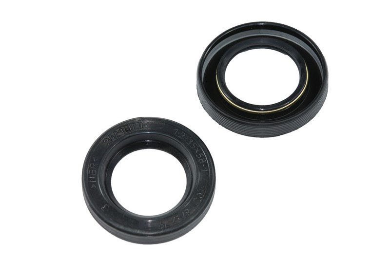 Сальник 35х58х10-1.2 вала, МТЗ, с/х отбора мощности (чёрный с пружиной/NBR) ГОСТ 8752-79 Балаково 1.2-35х58х10 чёрный