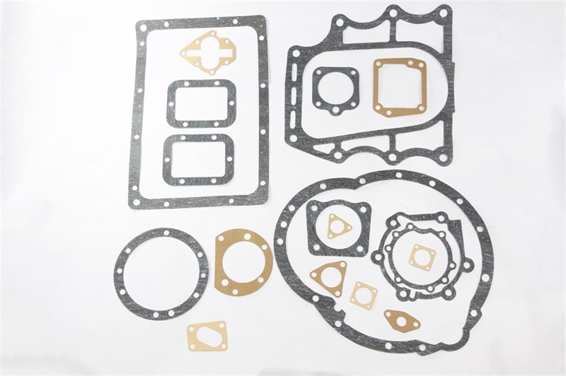 Набор прокладок КПП ЯМЗ-238 - ВМ,ВК паронит 0,6 мм., картон, 17 наим. (238-1700001-04) Москва ( ОЕ 08-20-200 ) 08-20-200
