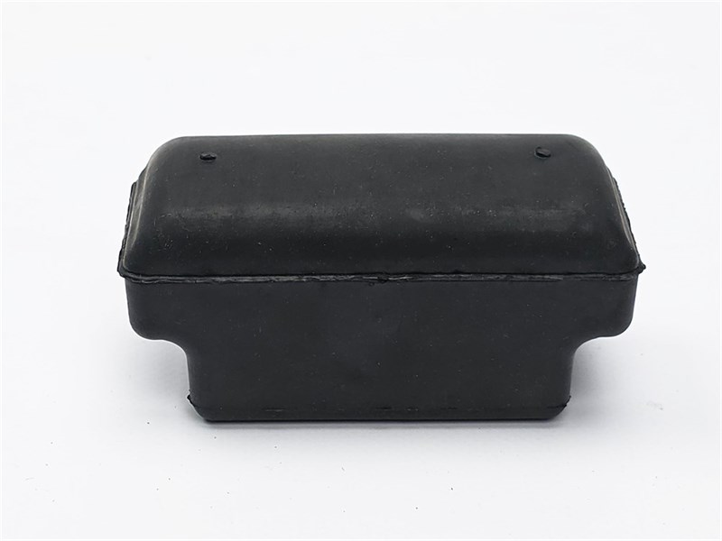 Подушка рессоры а/м ГАЗ-52, 53, ПАЗ перед/зад средняя (верхняя) / (резина NR, ГОСТ/ 652-2902431 / Код: PT29-1506) ПТРТИ г. Балаково 52-2902431 (NR)