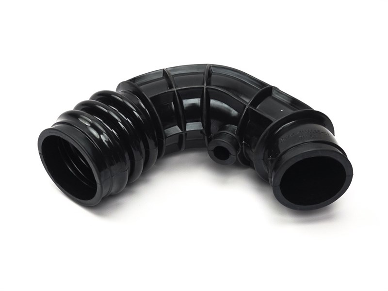 Патрубок воздушного фильтра а/м ВАЗ 2108-2115 - 8 кл. мотор (резина NR, ГОСТ/ 2111-1148035-10 / Код: РТ11-1702 ) ПТРТИ г. Балаково 21154-1148035-01 (NR)