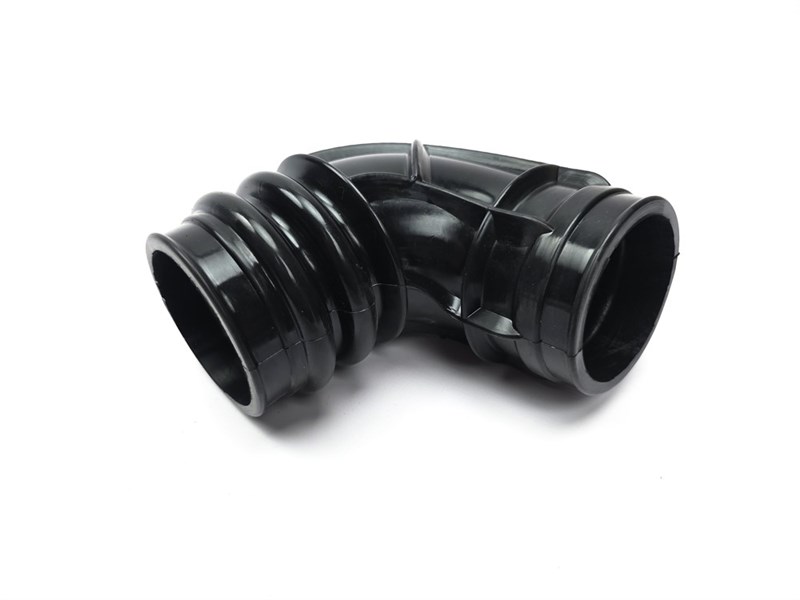 Патрубок воздушного фильтра малый а/м ВАЗ-2131-21214 НИВА (резина NBR ГОСТ/ Код: РТ11-1706) ПТРТИ г. Балаково 21214-1148035 (NBR)