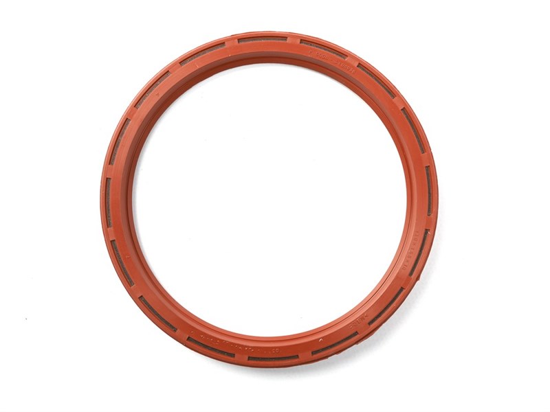 Сальник 130х155х10 а/м МАЗ ступицы заднего колеса (красный с пружиной/NBR) Резинотехника г. Балаково ( ОЕ Р.500А-3104038 к. ) Р.500А-3104038 к.