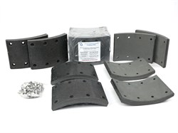 Рем. комплект тормозных накладок а/м КАМАЗ 53212,5511,5320, ЕВРО 65115, 65117 до 06.2013 (Сверл./ не шлиф/ с заклёпками/ ширина 140мм./ к-т 8 шт. толст.+тон.) Тамбов АТИ 5511-3501105-НР (св./не шлиф)