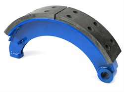 Колодка барабанного тормоза Т-150 старого образца (ширина 90 мм.) (АККОР) 151.38.049А