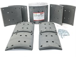 Рем. комплект тормозных накладок на ось: автобус НЕФАЗ, КАМАЗ китайский мост Shaanxi Hande Axle Co.Ltd HD90129008055 (52990000017-52) (Сверл./расточен./ ширина 220мм./  к-т 4длин+4кор шт./WVA 19581/19582 DZ90129348013, DZ90129348012, HDZ450-023TR) AFD  А-19581-00/А-19582-00