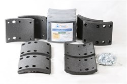 Рем. комплект тормозных накладок а/м Камаз КОМПАС 9 мост JAC N90 передний (Сверл./с заклёпками/ к-т 8 шт./ширина 118 мм.) RUATI RU3501105LE710