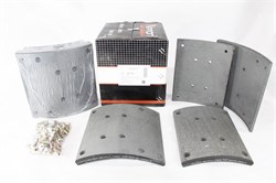 Рем. комплект тормозных накладок на ось: автобус НЕФАЗ, КАМАЗ китайский мост Shaanxi Hande Axle Co.Ltd HD90129008055 (52990000017-52) (Сверл./расточен./ ширина 220мм./ С заклёпками (пустотелые)/ к-т 4длин+4кор шт./WVA 19581/19582 DZ90129348013, DZ90129348 ABL 0029-01