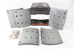 Рем. комплект тормозных накладок а/м МАЗ-101, 5440, КАМАЗ-6580, SHAANXI X3000 задняя ось (Сверлён./расточенные/с заклёпками (пустотелые)/ширина 220мм./ к-т 8 шт./ высокая термостойкость/19488,19496, HD90149340094, 81.50221.0819, 5440-3502105, без отв.) R1 ABL 1009-01