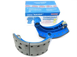 Колодка барабанного тормоза а/м МАЗ-4370 Зубрёнок (комплект 2 шт.=4370-3502090 + 4370-3502091 в сборе с роликом/ на колесо/ на заднюю ось/ ширина 150 мм.)  АККОР 4370-3502090/91 (К-Т)