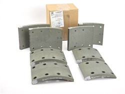 Рем. комплект тормозных накладок а/м КАМАЗ 65115, 65117, 53215 ЕВРО после 06.2013 г. (материал ТИИР-469, повышенный ресурс и термостойкость ОРИГИНАЛ/ Сверл./расточенные/без заклёпки/ ширина 140мм./ к-т 4 длин. + 4 корот., 65115-3501105-41/65115-3501105-51 Ремком.№ 11. без закл. 469