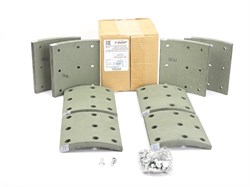 Рем. комплект тормозных накладок а/м КАМАЗ-6520, 6560 ЕВРО после 06.2013 г. (материал ТИИР-417, повышенный ресурс/ Сверл./расточен./с заклёпками/ширина 180мм., 9 отв./ к-т 8 шт. короткие, 6520-3501105-51-01/ доп. арт.: 6520-3501105-К, RU 372 HD, 6580-3501 Ремком.№ 8. с закл. 417